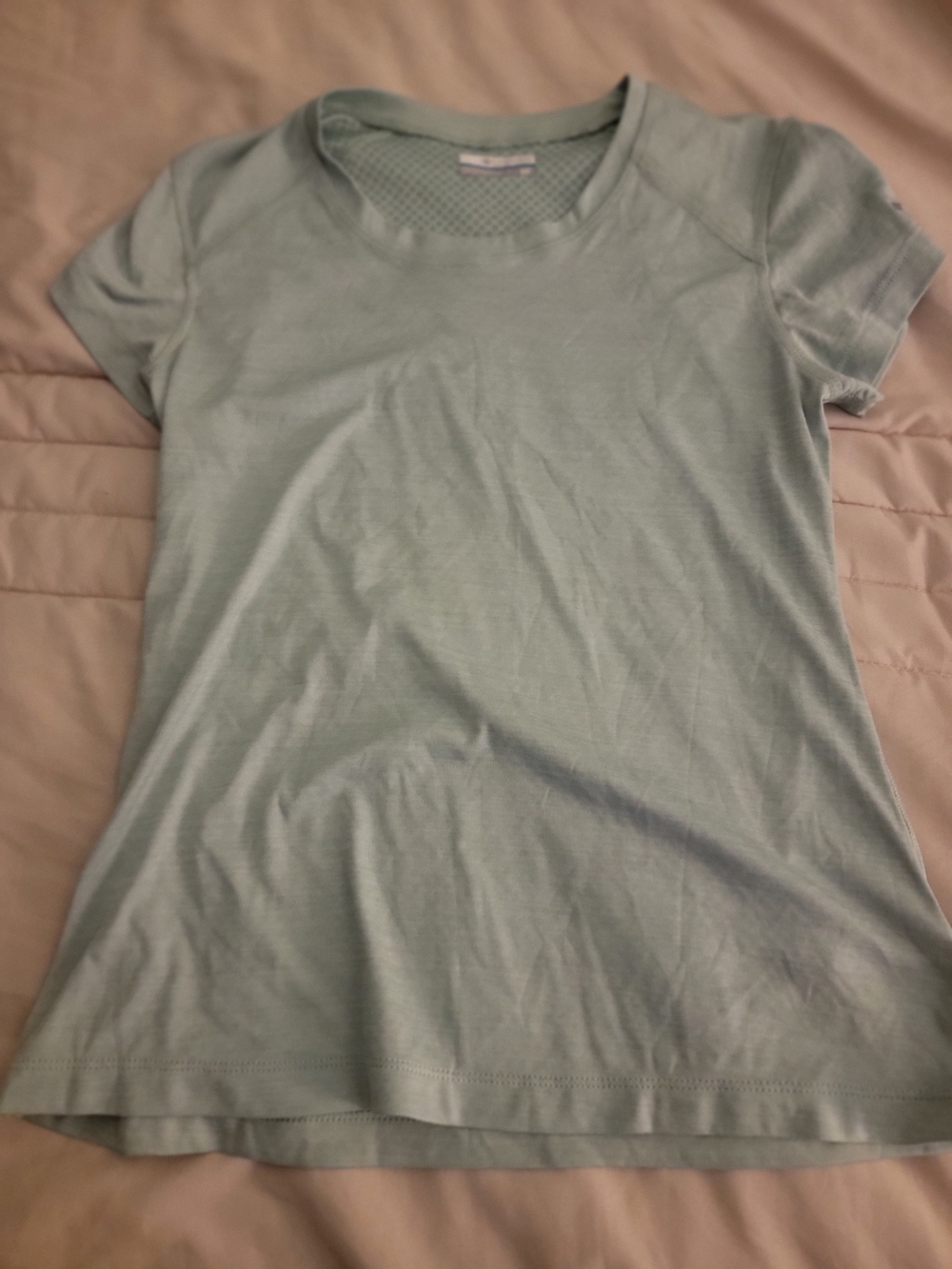 Columbia Women’s Short Sleeve Tee in Sage Green